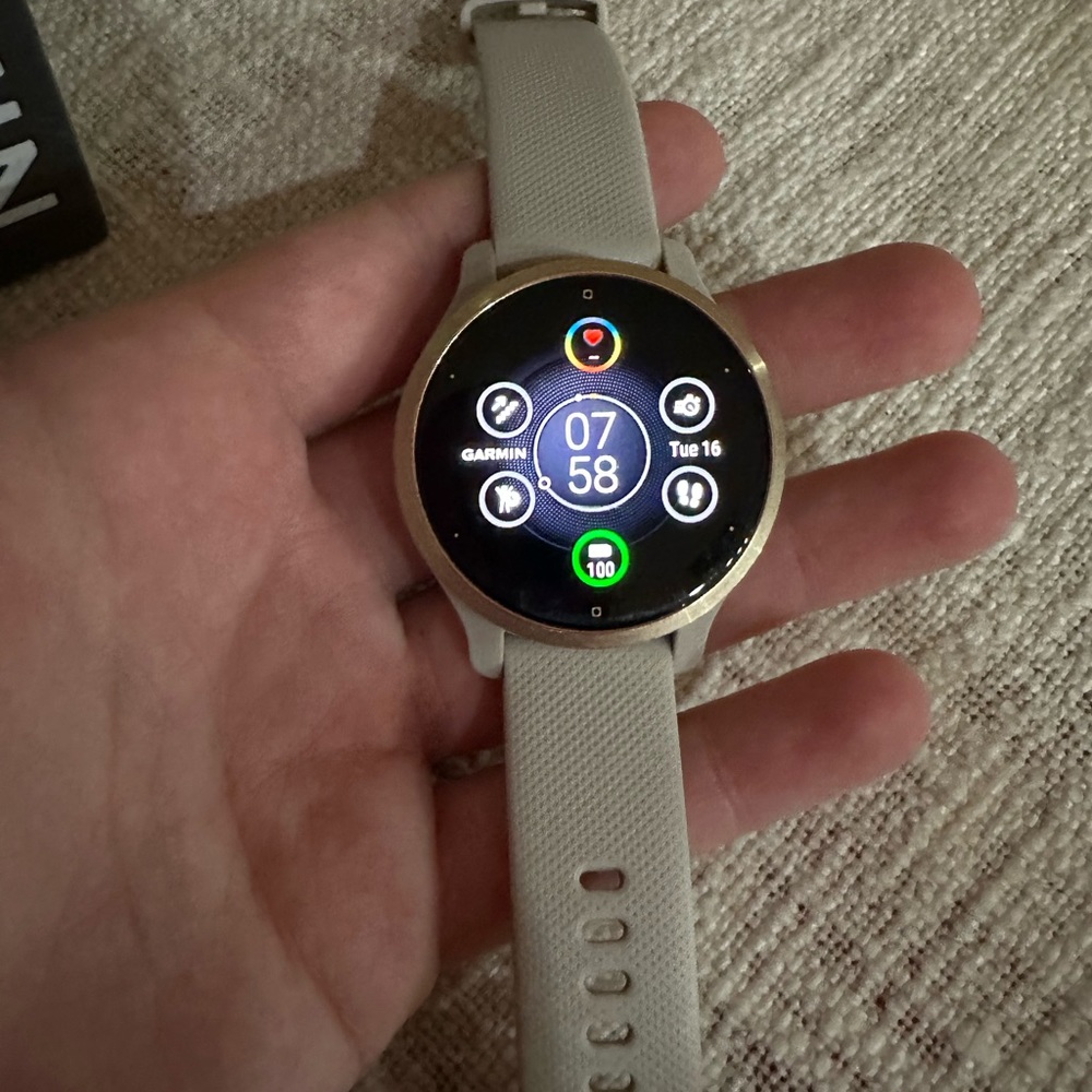 Garmin Venu 2S Smartwatch in Gold and White